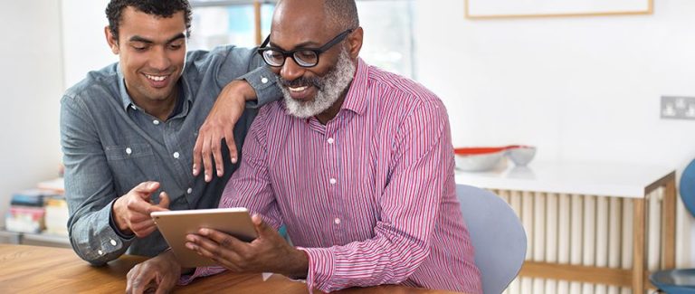 mon fils de 30 ans vit chez moi caf