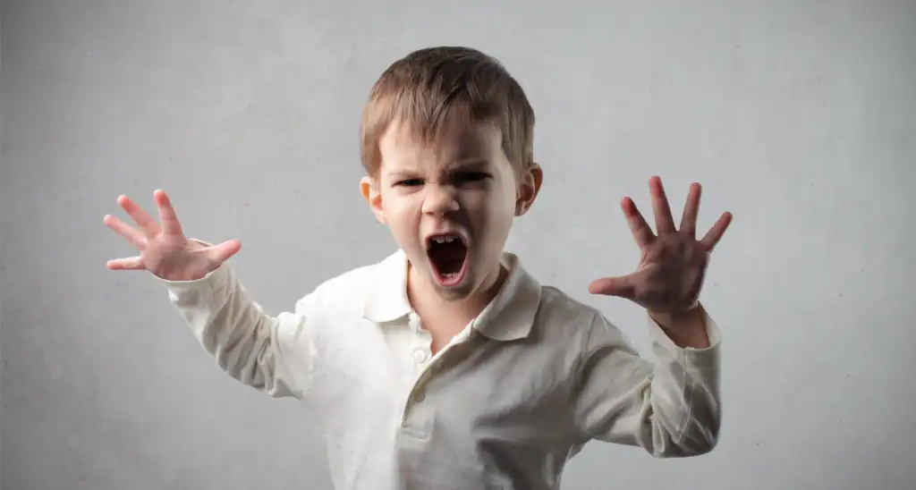 Dois je consulter un professionnel si mon enfant pousse souvent ce type de cris