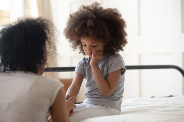 Que faire pour réduire le grincement des dents chez un enfant de 3 ans