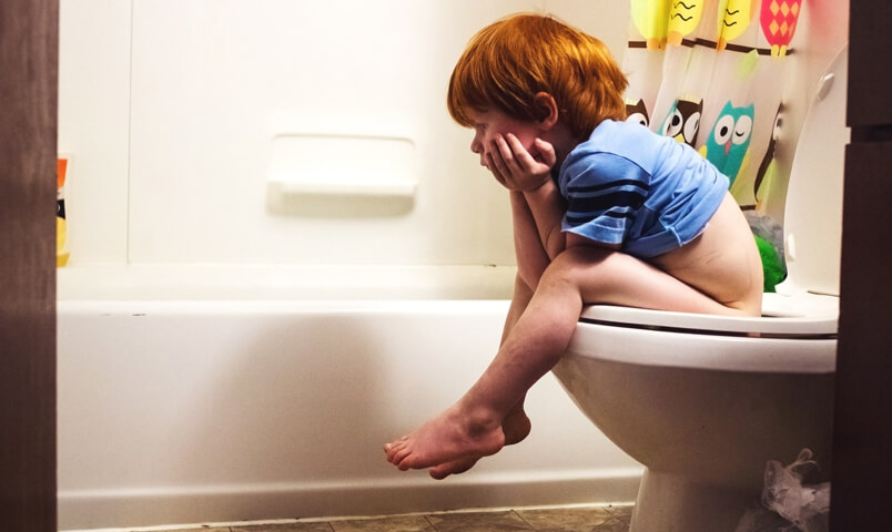 les causes possibles d’une constipation prolongée chez un enfant